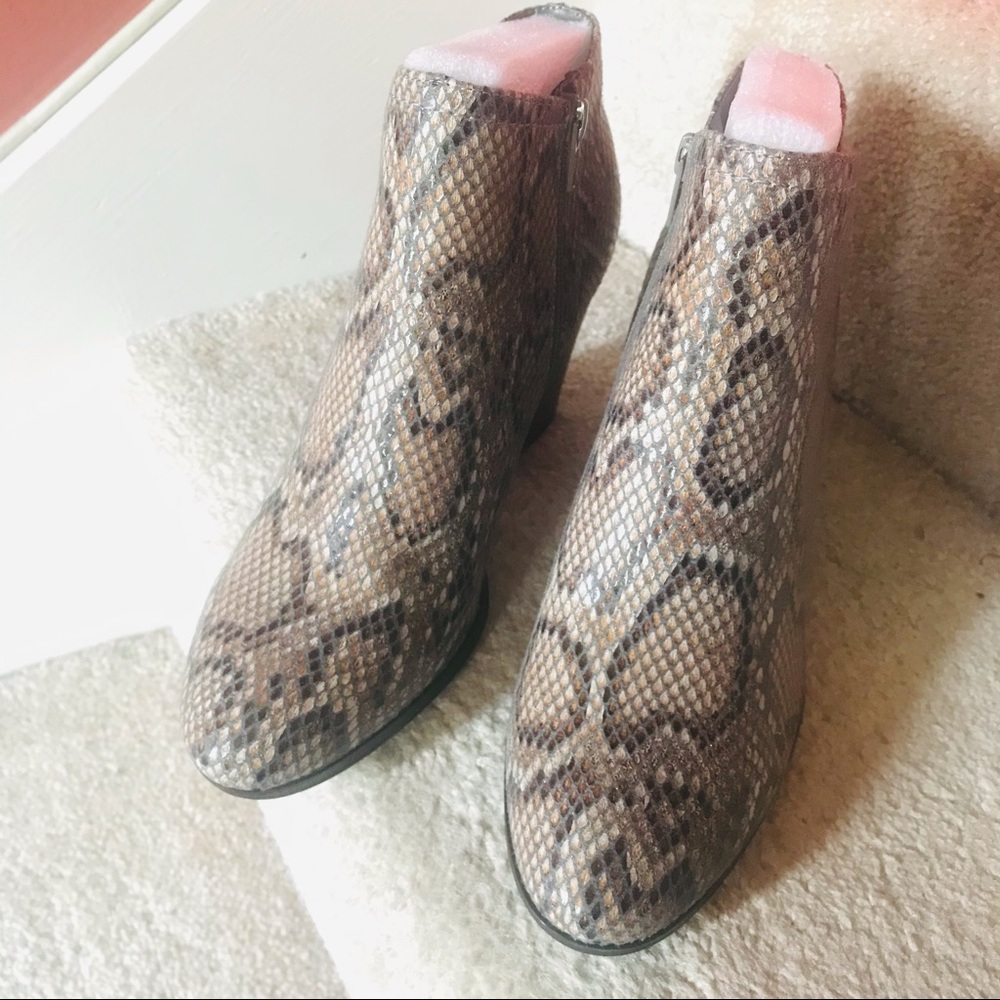 New Directions Heeled Booties women size 8.5 - Picture 2 of 5